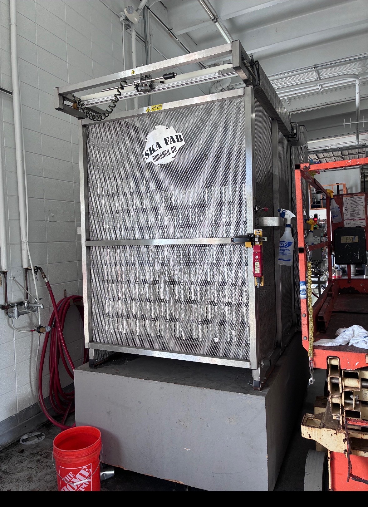SKA Fabricating Half Pint Mobile Depalletizer 