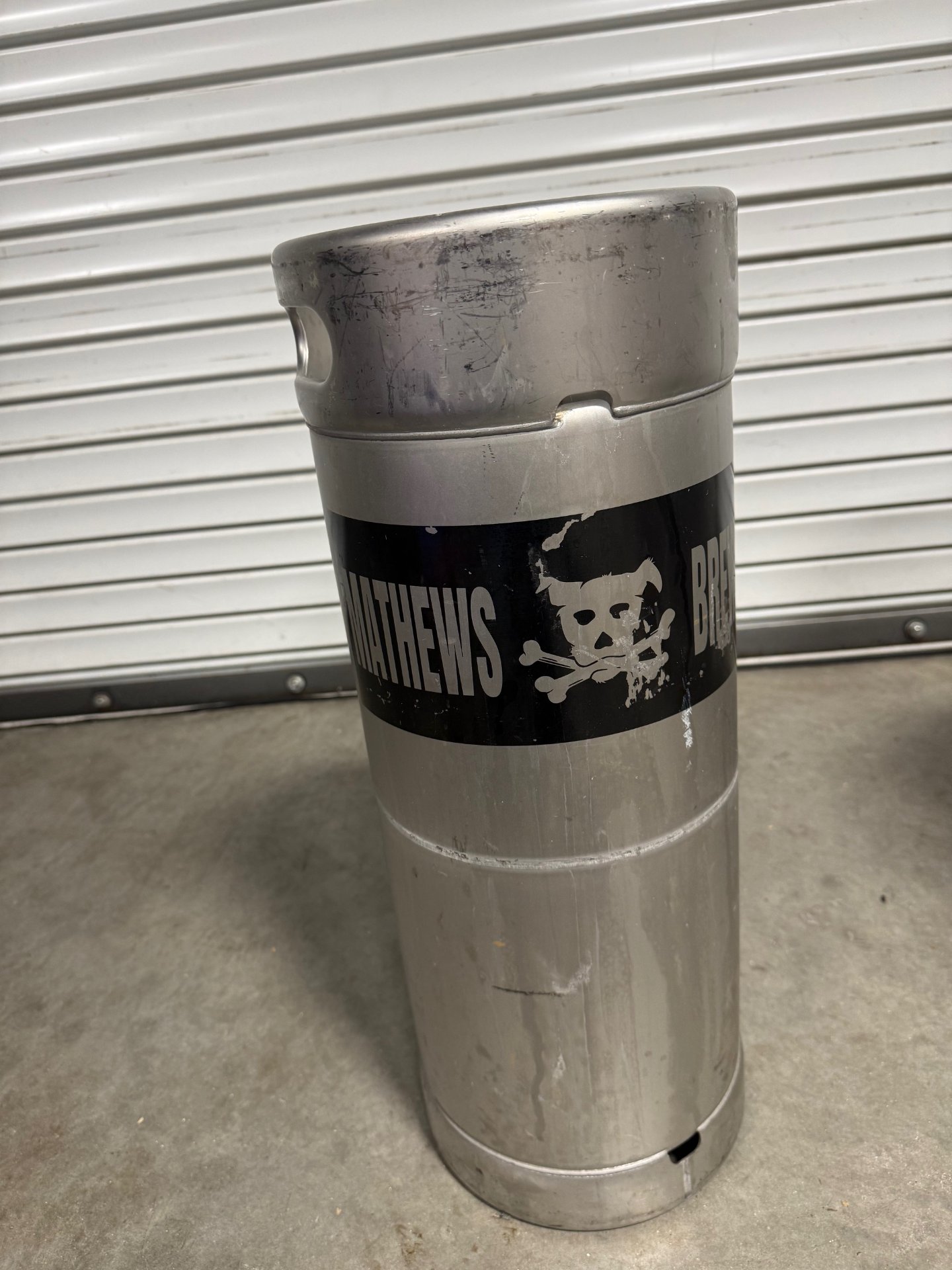 1/6 bbl Kegs, sanke style, stickers/not embossed
