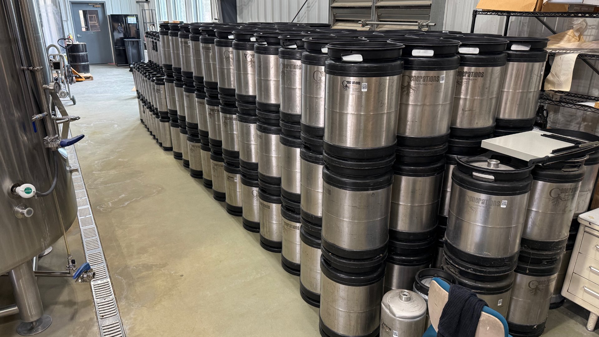 Used 1/2 BBL Stackable Stainless Steel Beer Kegs for Sale | Freeport, IL