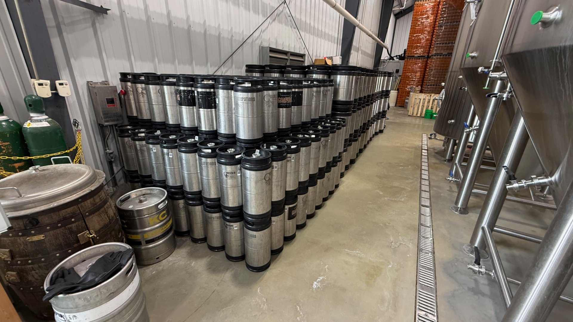 1/6bbl Stainless Stackable Kegs in great condition | Freeport, IL