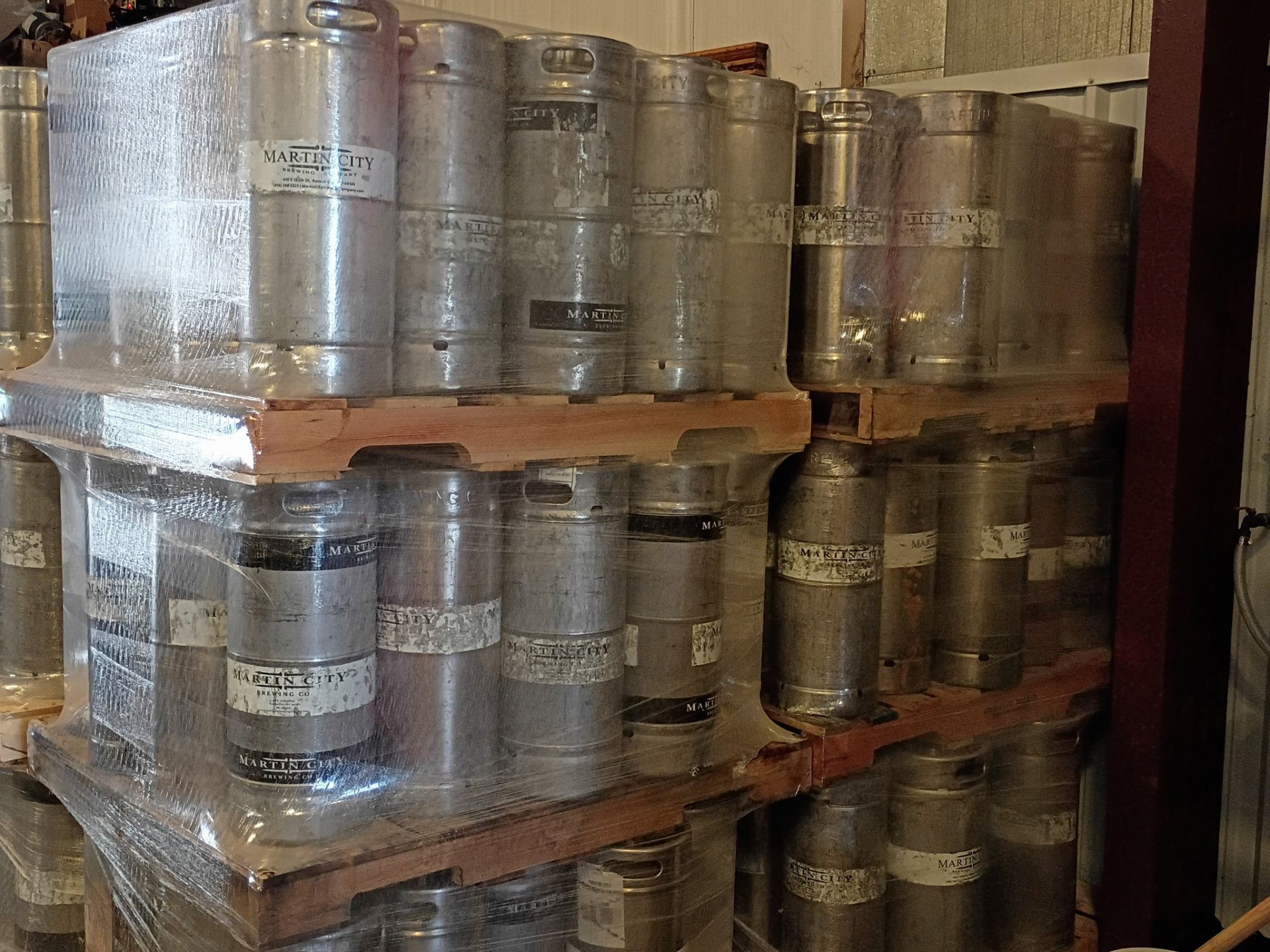 Used 1/6 BBL Sankey Kegs for Sale | Stainless Steel Sixtel Kegs | Missouri