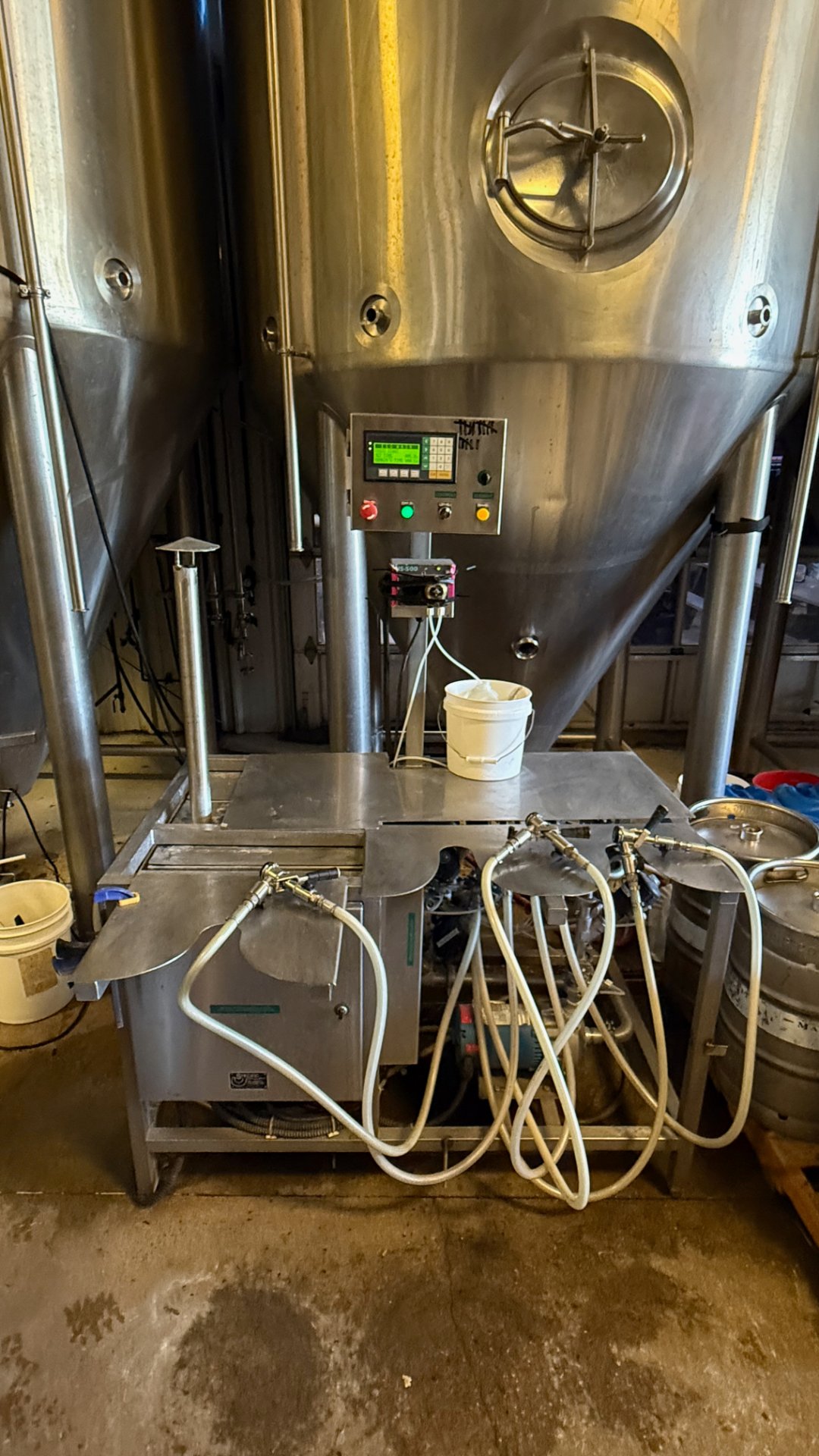 Specific Mechanical 3-Head Keg Washer
