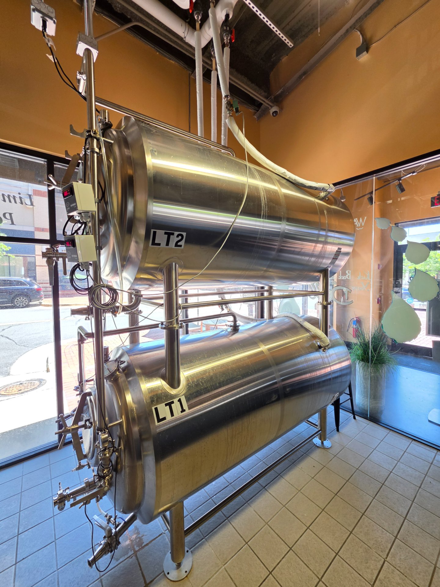 CraftMaster Stainless 20 bbl Horizontal Lagering Tank System (2 tanks x 10 bbl each)