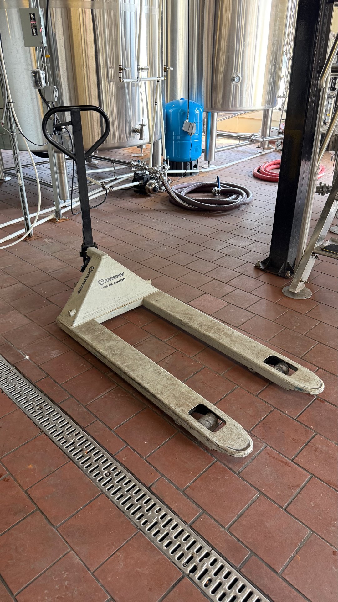Strongway Pallet Jack