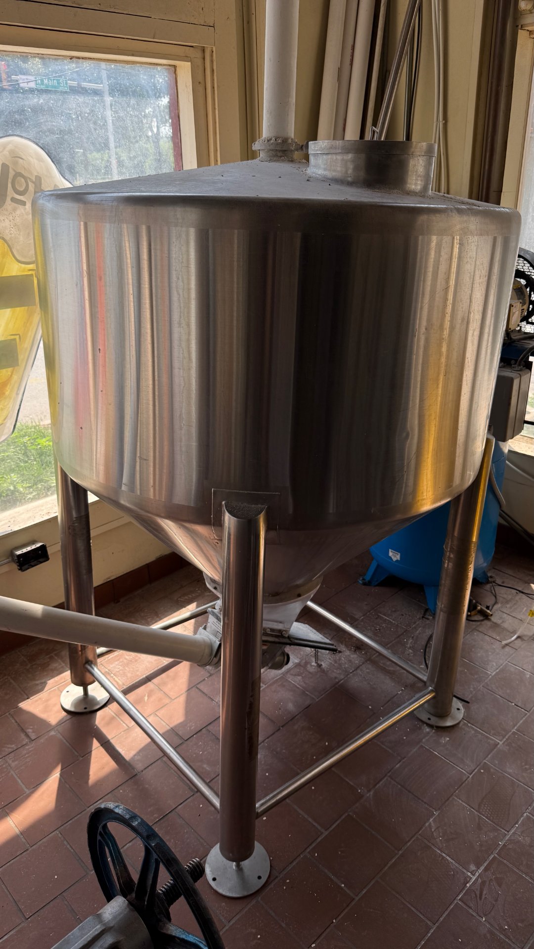 1000 lb Grist Case