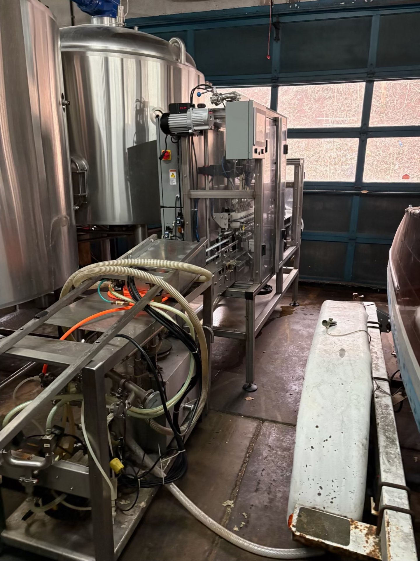 (reduced!) InLine Packaging 8-Head Micro Carbonated Bottling Line – RSC RS-202 Rinser, CFL-133 Filler, 700VS Labeler