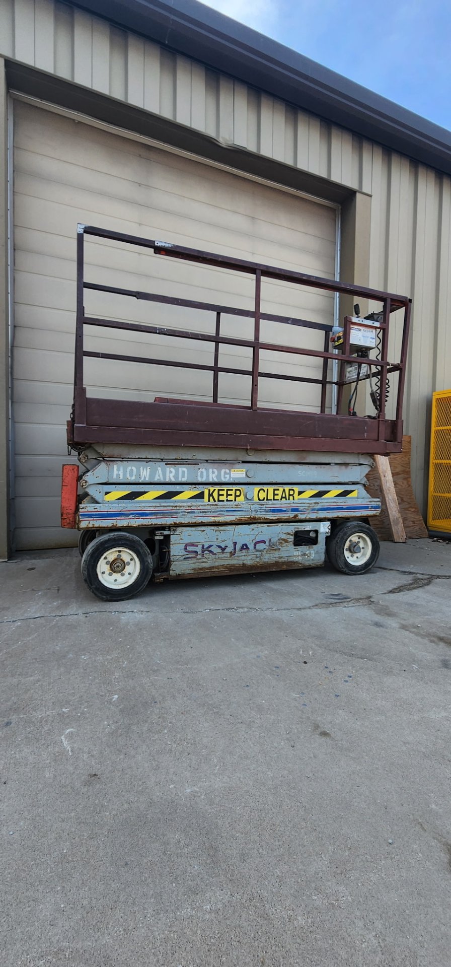 Skyjack Scissor Lift