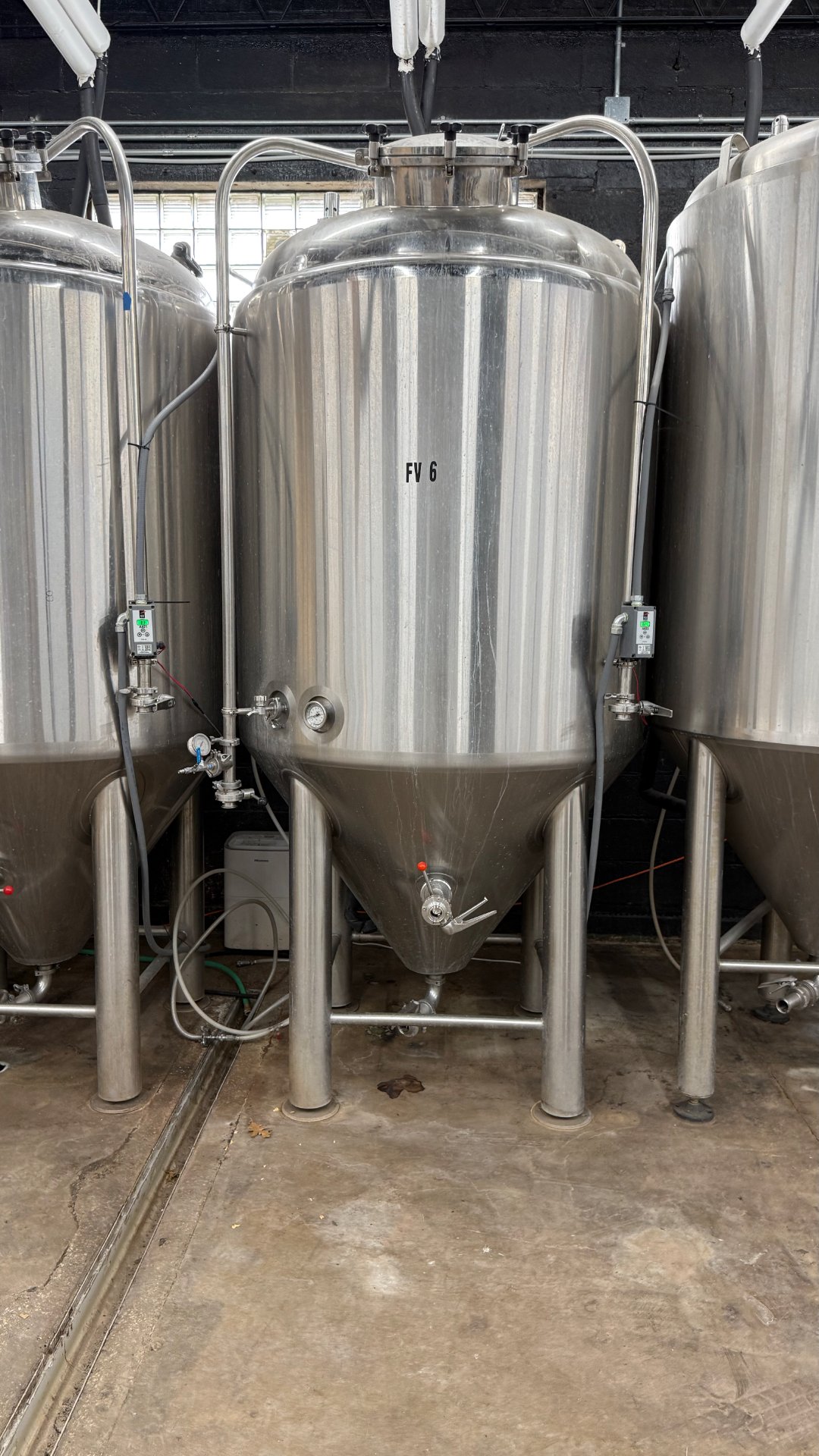 15 BBL (465 Gallon) Glycol Jacketed Stainless Steel Unitank Fermenter