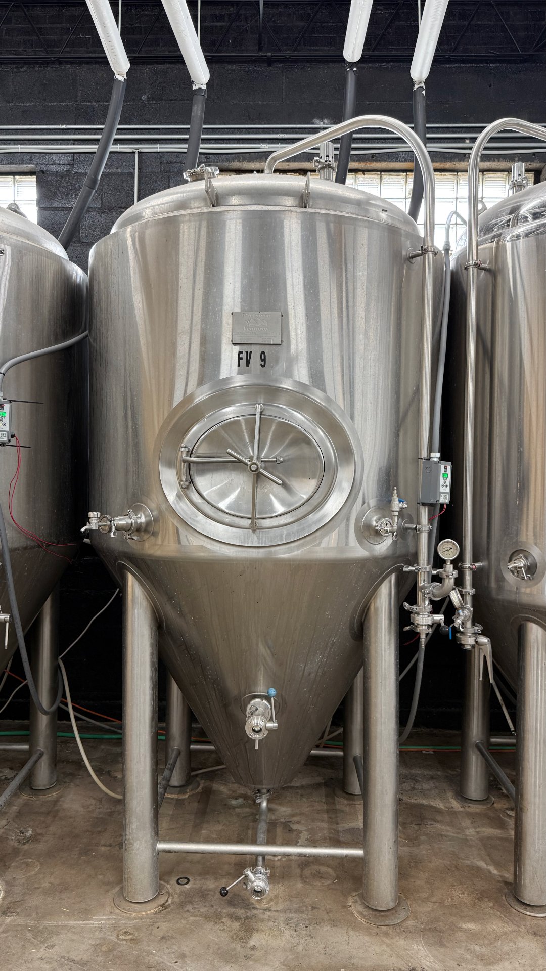 15 BBL (465 Gallon) Blackstone Glycol Jacketed Stainless Steel Unitank Fermenter